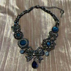 💙 Betsey Johnson Bow Necklace